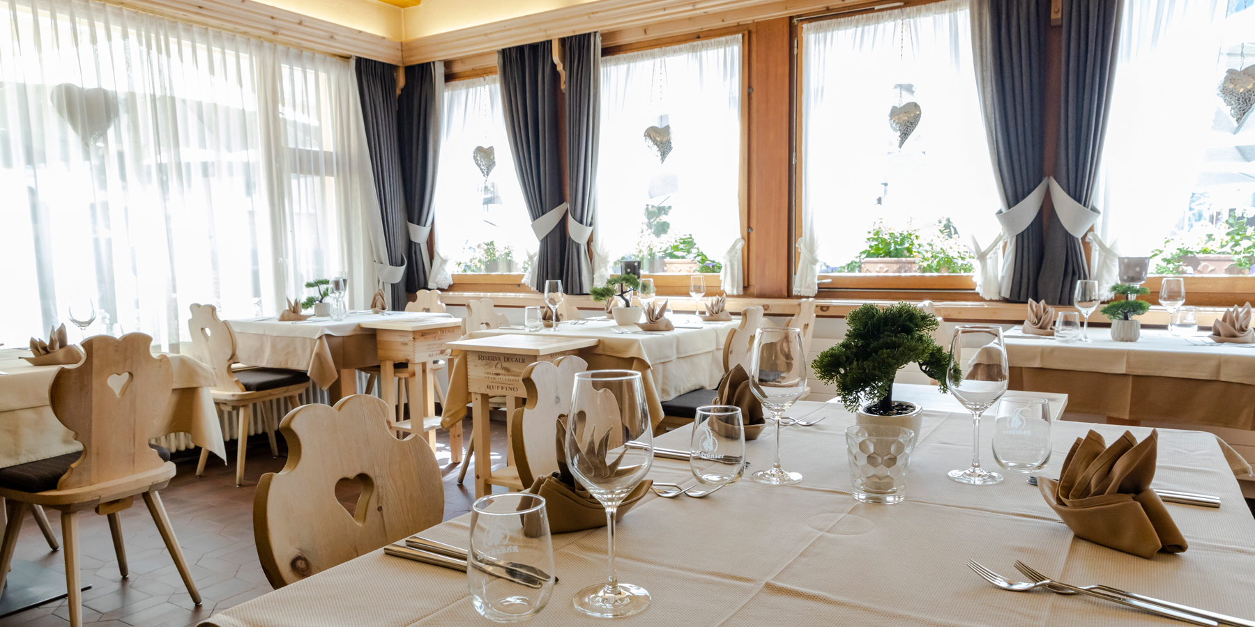 2021-Hotel_Baer_Post-Restaurant-©Martin_Grueneis8